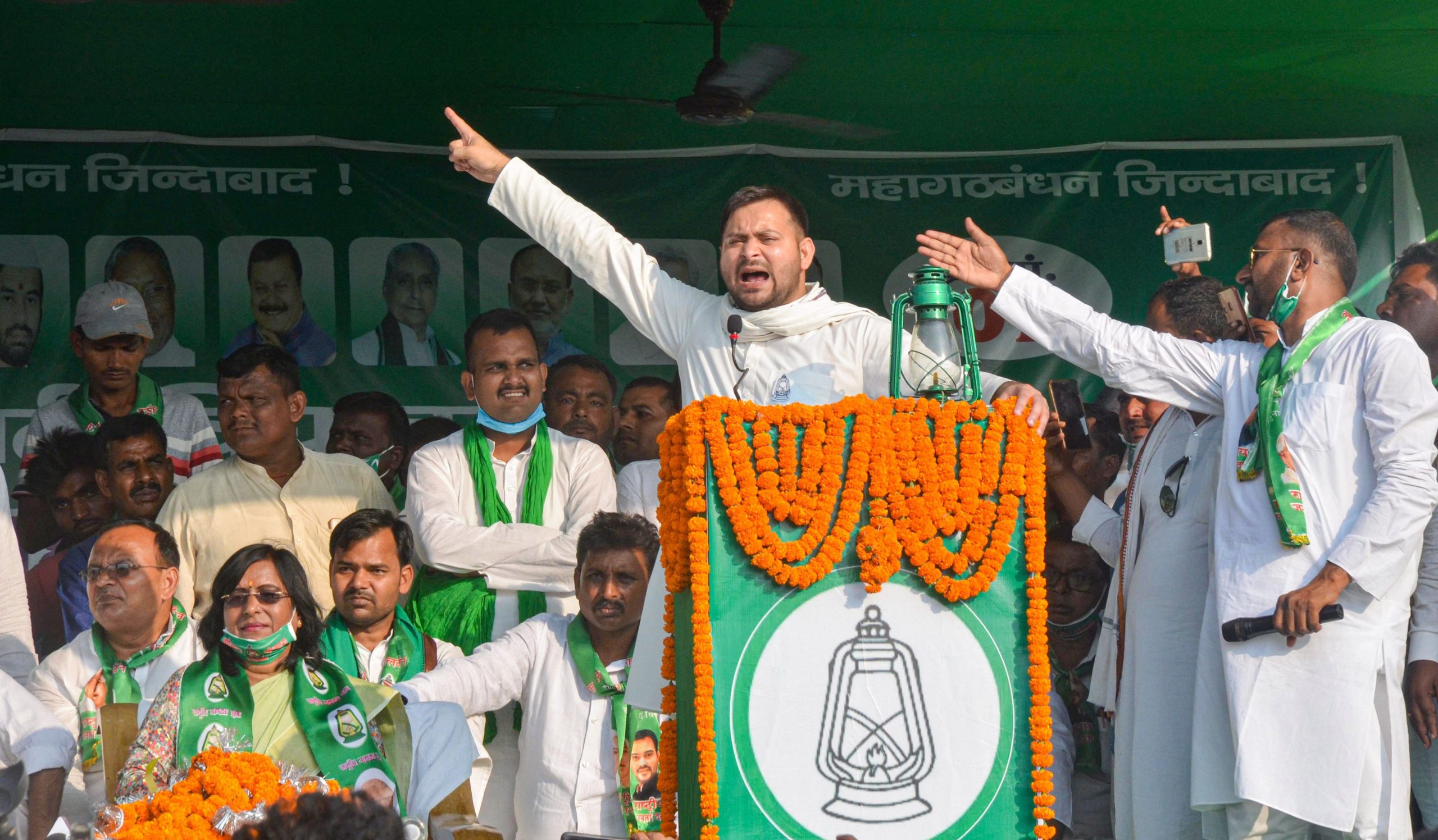Watch | Pair of slippers hurled at RJD leader Tejashwi Yadav during a rally