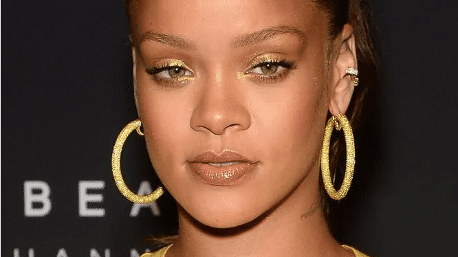 Rihanna is now a billionaire and also the world’s richest female musician