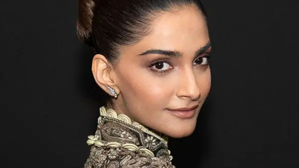 Here is Sonam Kapoors practical beauty routine. Check details