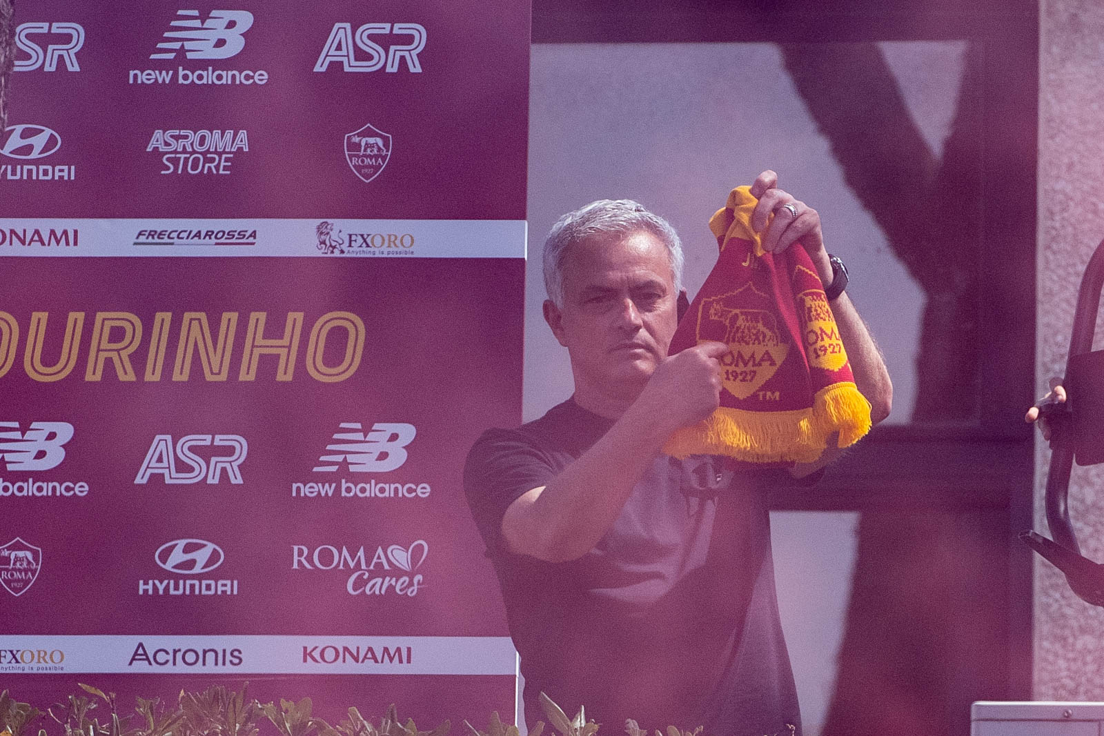 A welcome for the ‘Special One’: Fans go wild as Jose Mourinho arrives at Roma