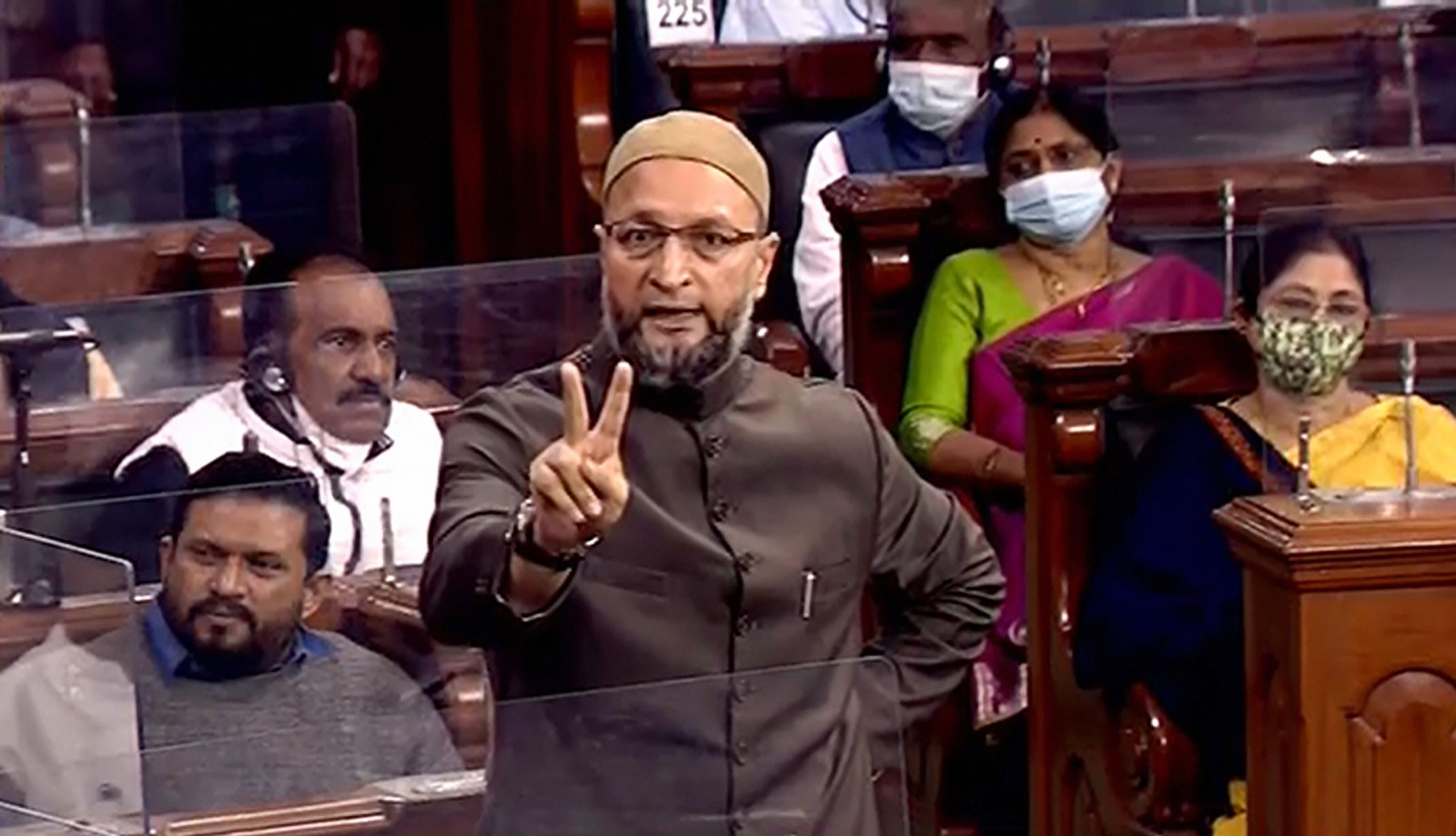 One day a Hijabi will become the Prime Minister of India, says Asaduddin Owaisi | Watch