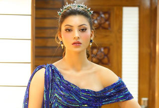 Harnaaz Sandhu’s win at Miss Universe 2021 makes Urvashi Rautela emotional. Watch