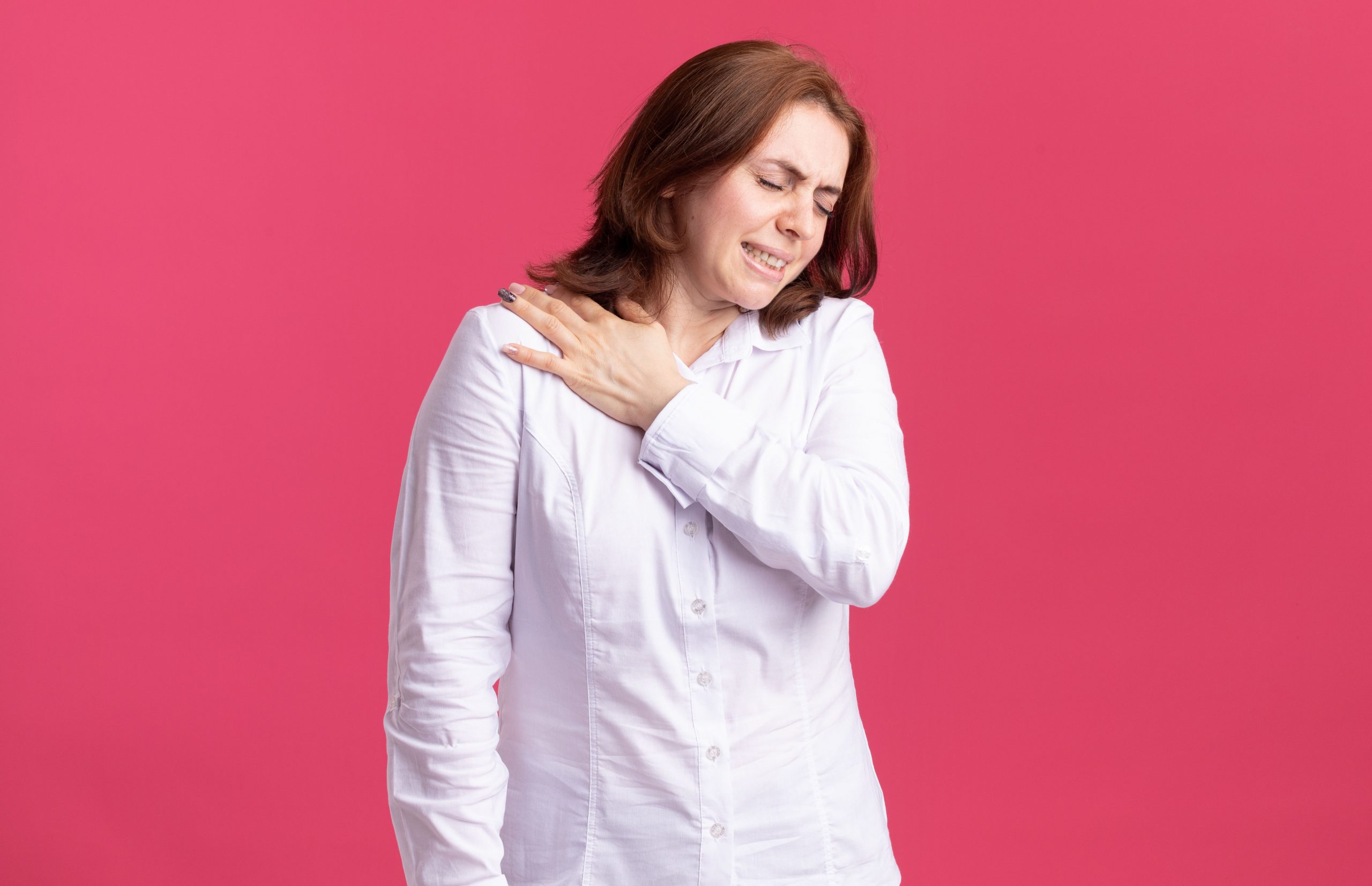 5 simple stretches for shoulder pain