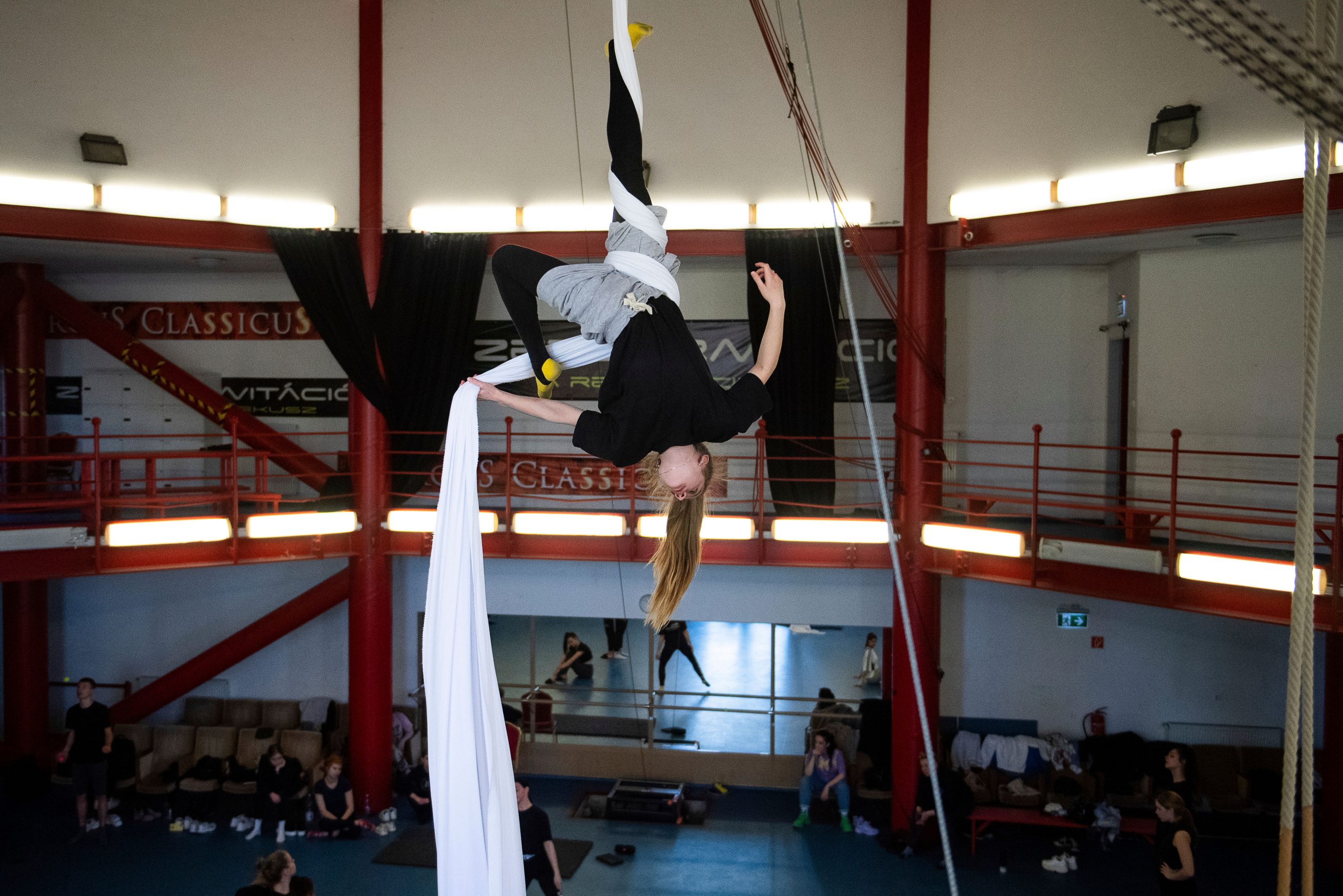 Ukrainian circus performers find home in neighbouring Hungary