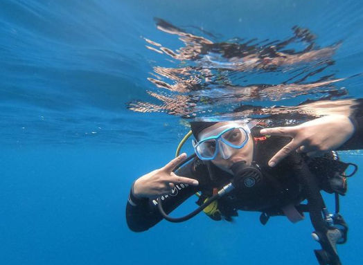 Priyanka Chopra goes scuba diving with Franklin Jonas to ‘silence stress’