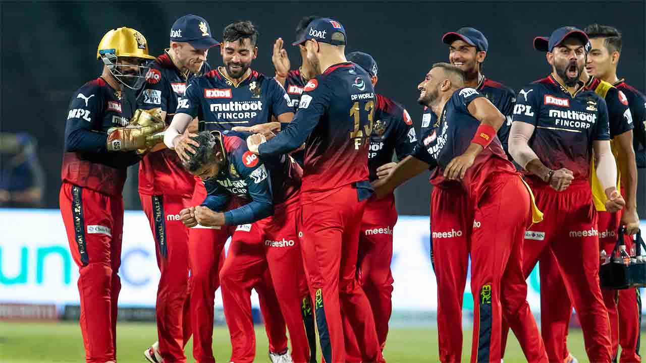 IPL 2022: Royal Challengers Bangalore eye top-four place against in-form Delhi Capitals