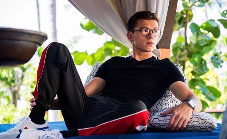 Tom Holland creates buzz with picture from the set of Spider-Man 3