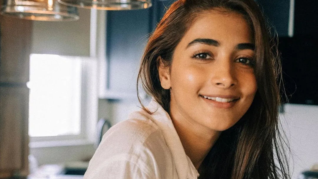 How to use pulse oximeter correctly? Learn it from Pooja Hegde