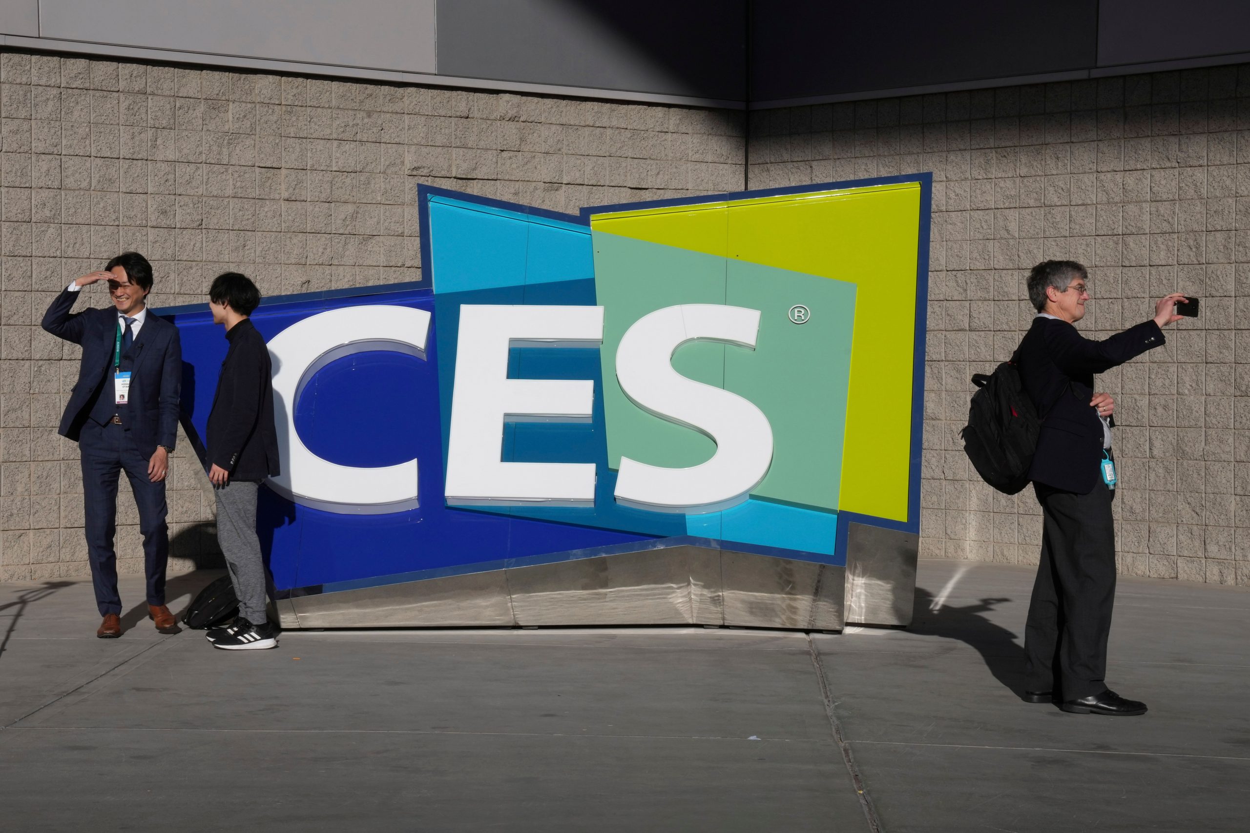 Consumer Electronics Show 2022 in Nevada sees dramatic dip amid COVID worries