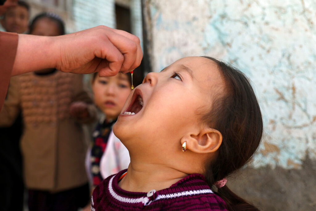 Taliban lift ban on polio vaccination campaign for children