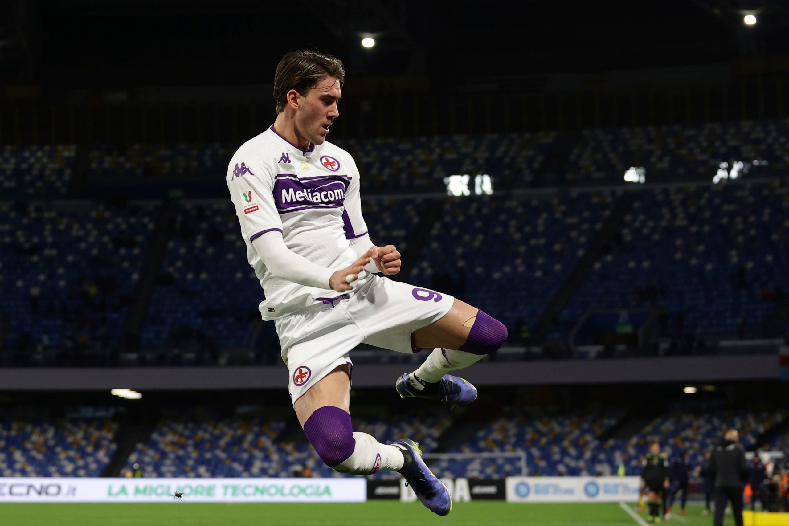 Fiorentina beats Napoli to reach Italian Cup quarters