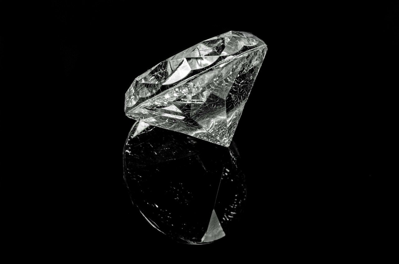 World’s largest white diamond ‘The Rock’ sparkles at Geneva auction