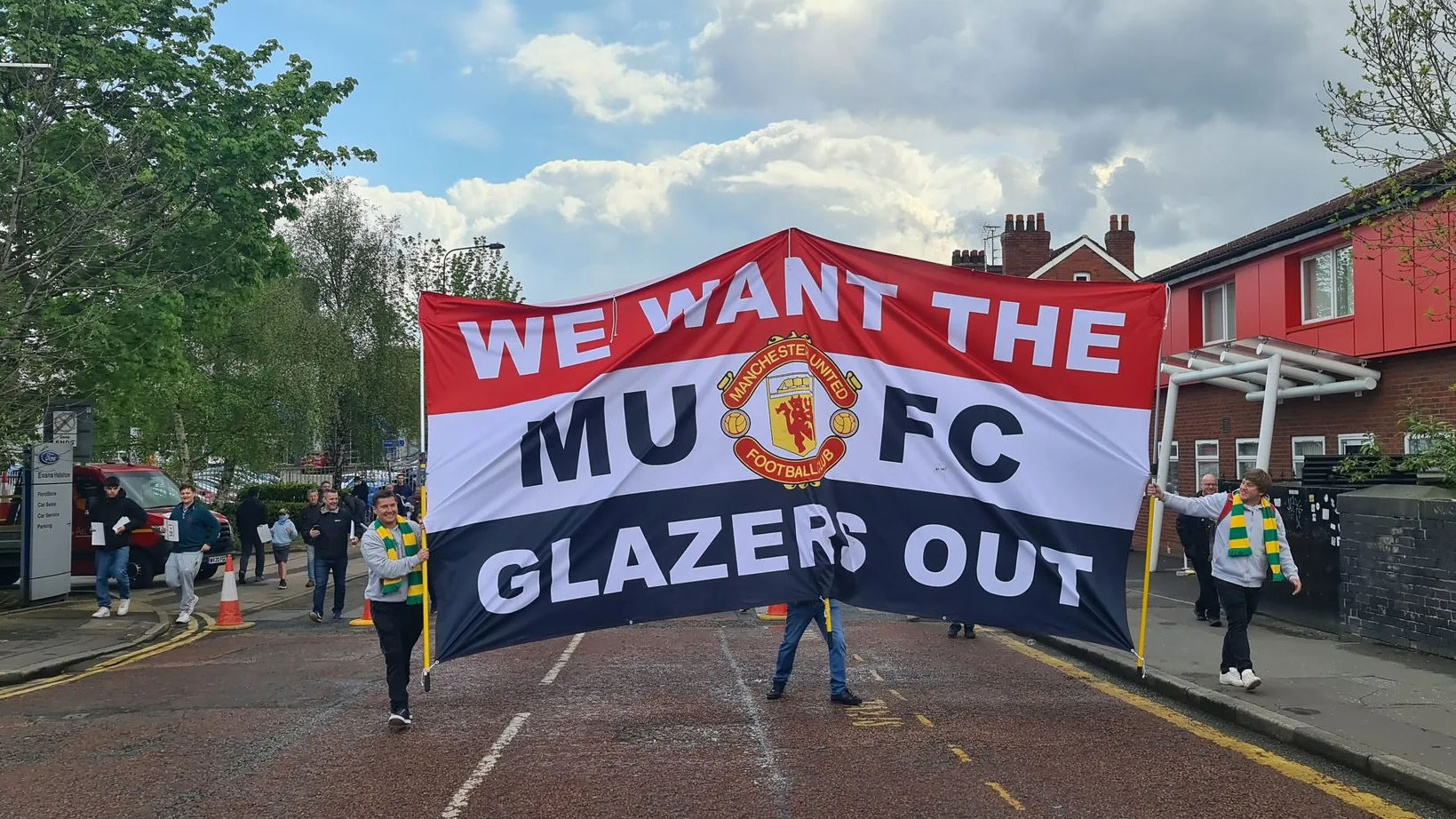#GlazersOut: Man Utd fans invade Old Trafford pitch in protest against American owners