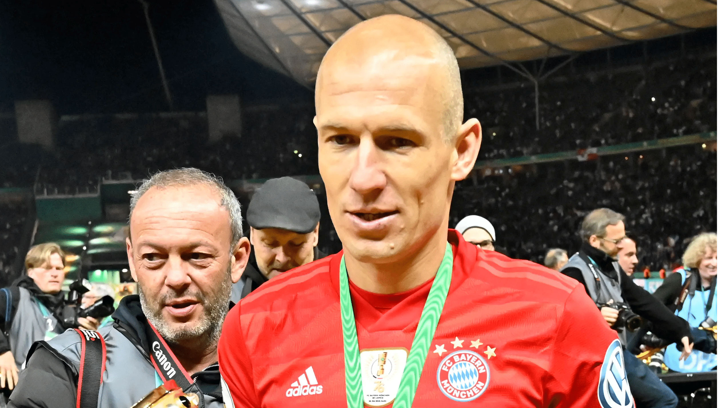 Dutch legend Arjen Robben retires from football