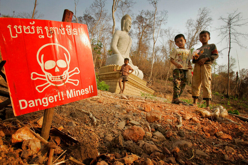 Landmine-detecting rat, Magawa, dies in retirement in Cambodia
