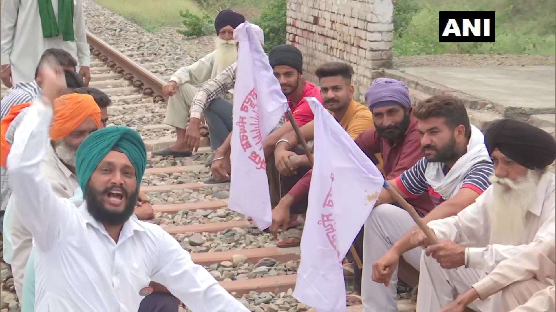 Restrictions in Lucknow as farmers start ‘Rail Roko Andolan’