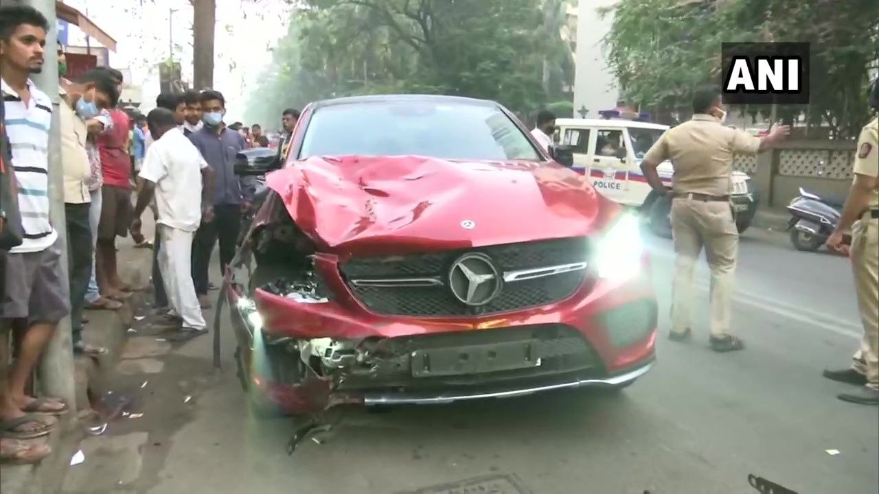 Overspeeding Mercedes kills food delivery boy in Mumbai