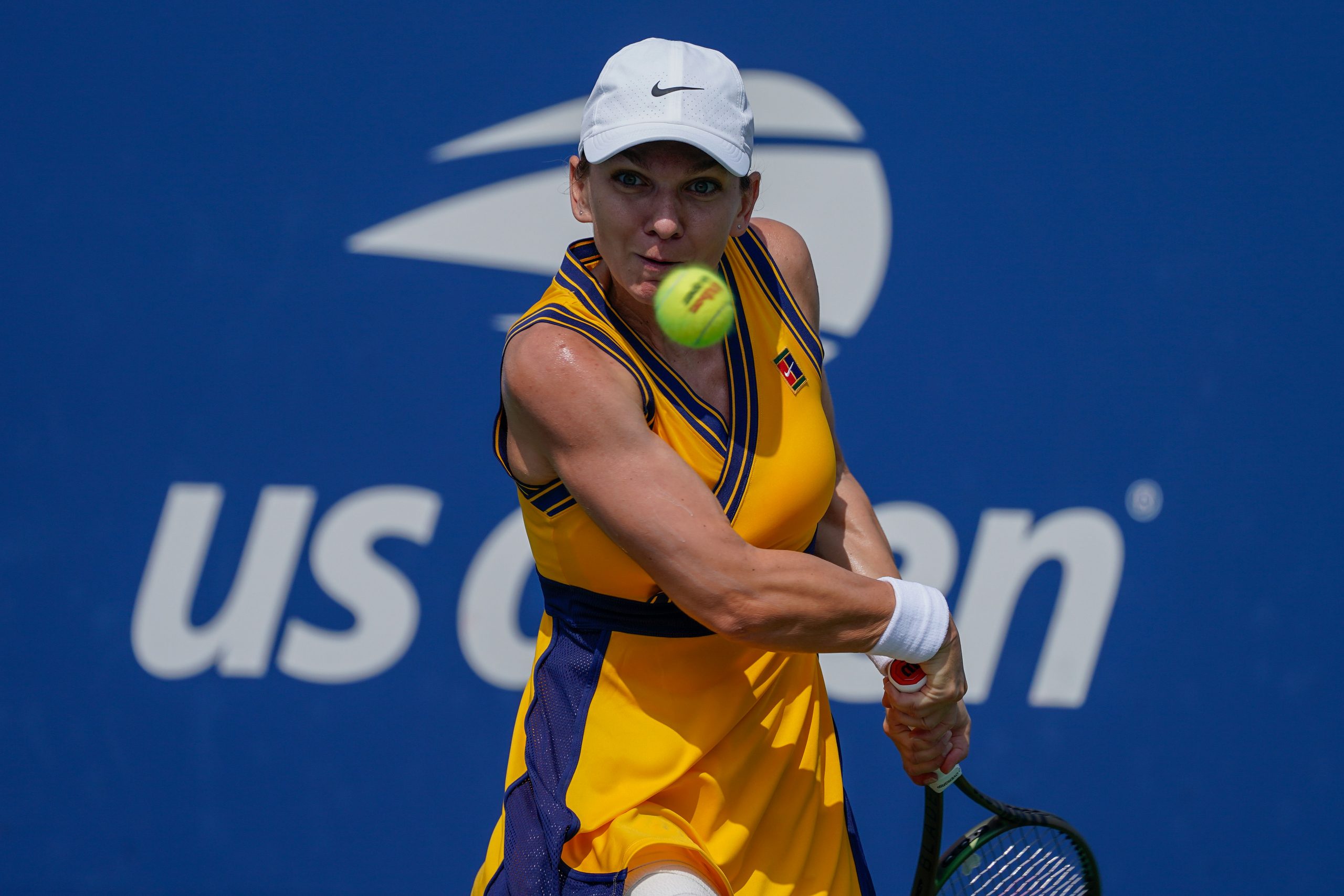 US Open: Simona Halep, Garbine Muguruza secure early victories