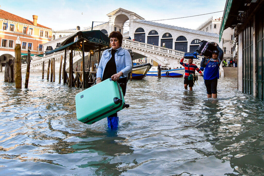 Flooding in Venice worsens off-season amid climate change