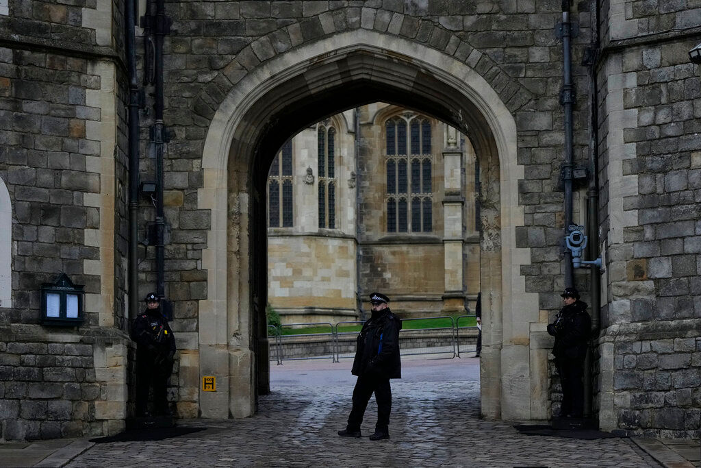 Cops apprehend armed intruder on Windsor Castle grounds, warn Royal Family