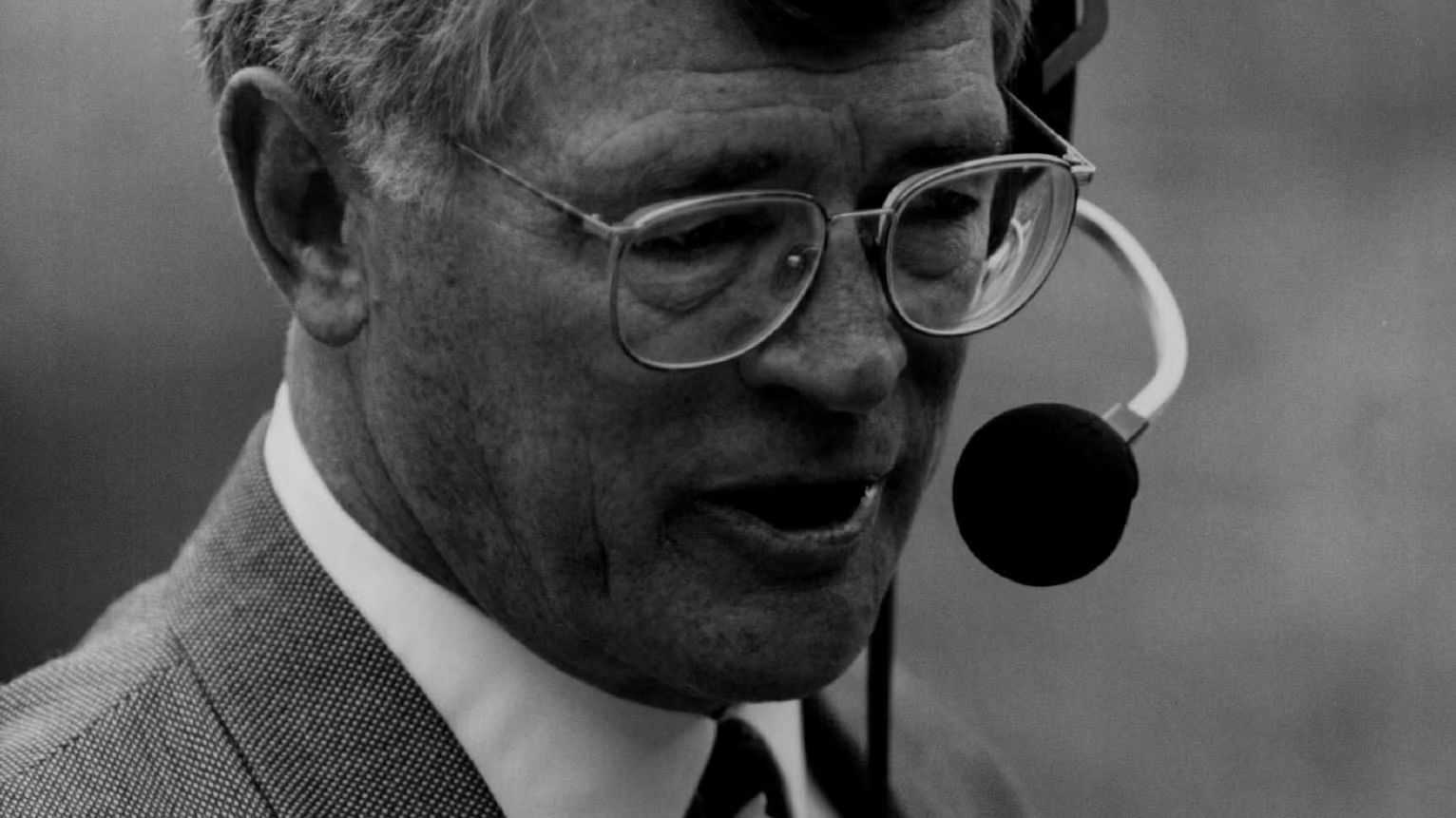 Dan Reeves, former NFL coach and player,  dies at 77