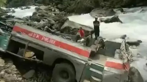 7 dead as border police bus carrying 37 falls into gorge in Jammu and Kashmir