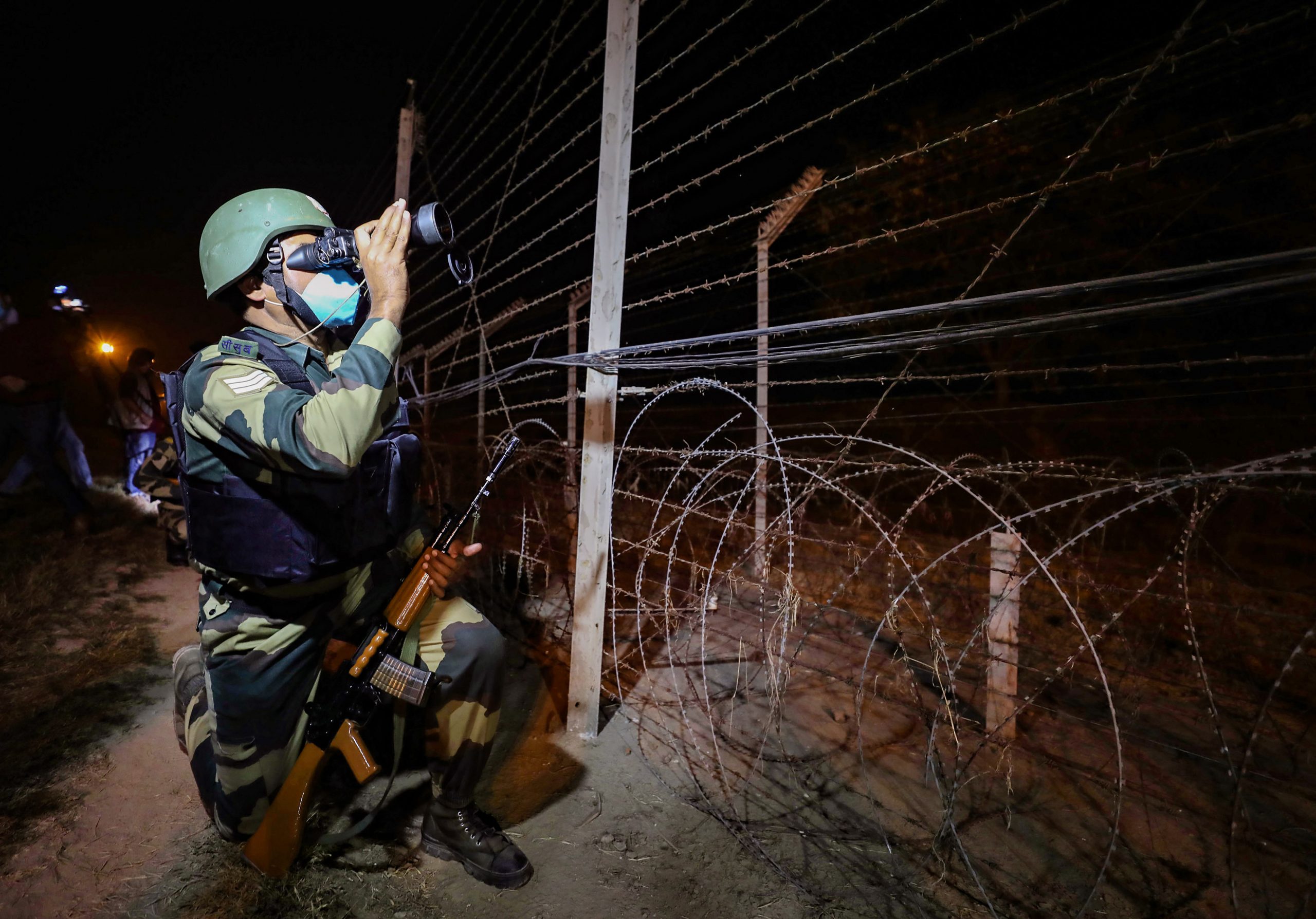 BSF sends back an 8-year-old Pakistani boy who accidentally crossed borders