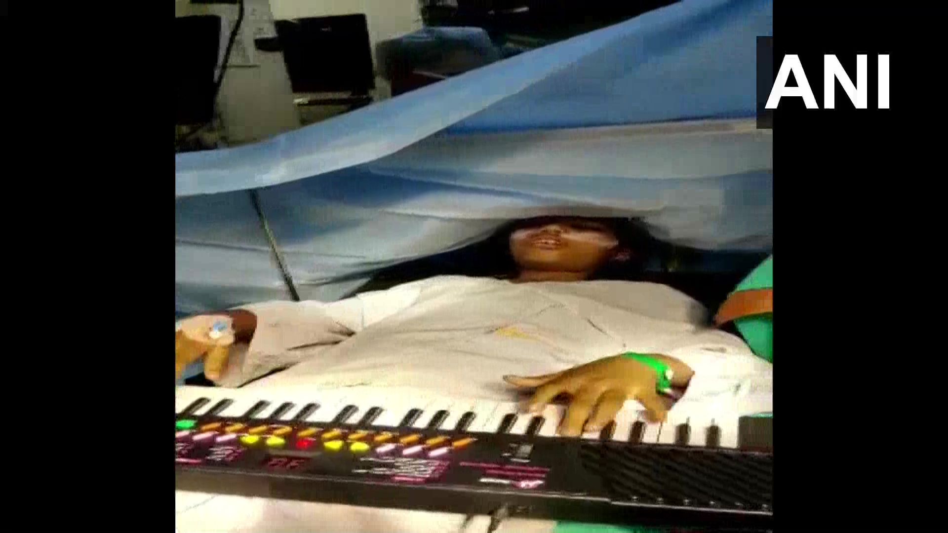 Gwalior girl, 9, plays piano as she undergoes brain operation