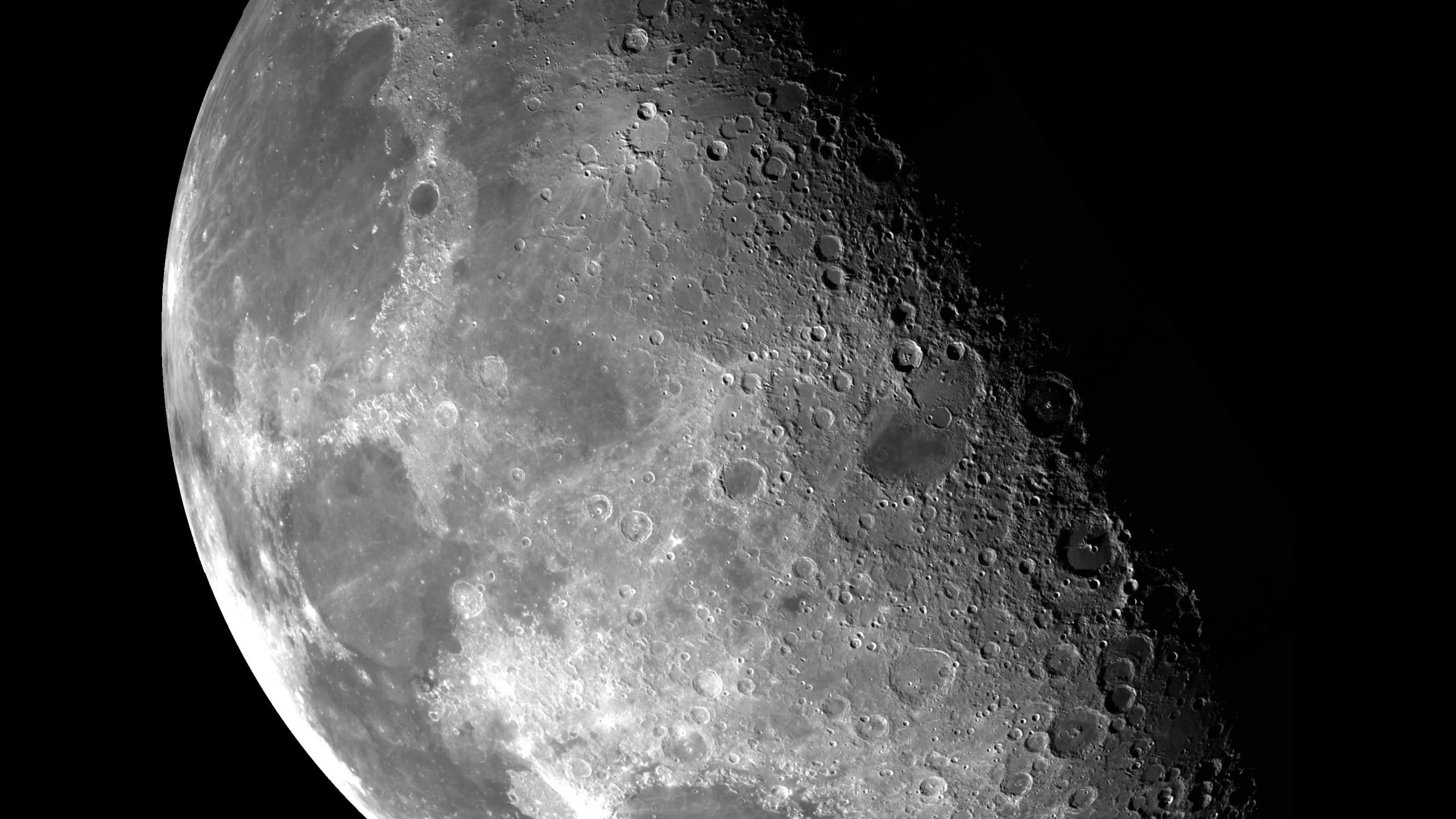 There is water on the moon, confirm scientists