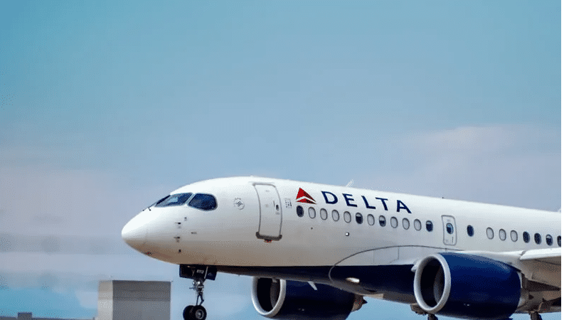 Delta flight diverted to Oklahoma City after man threatens to ‘take plane down’