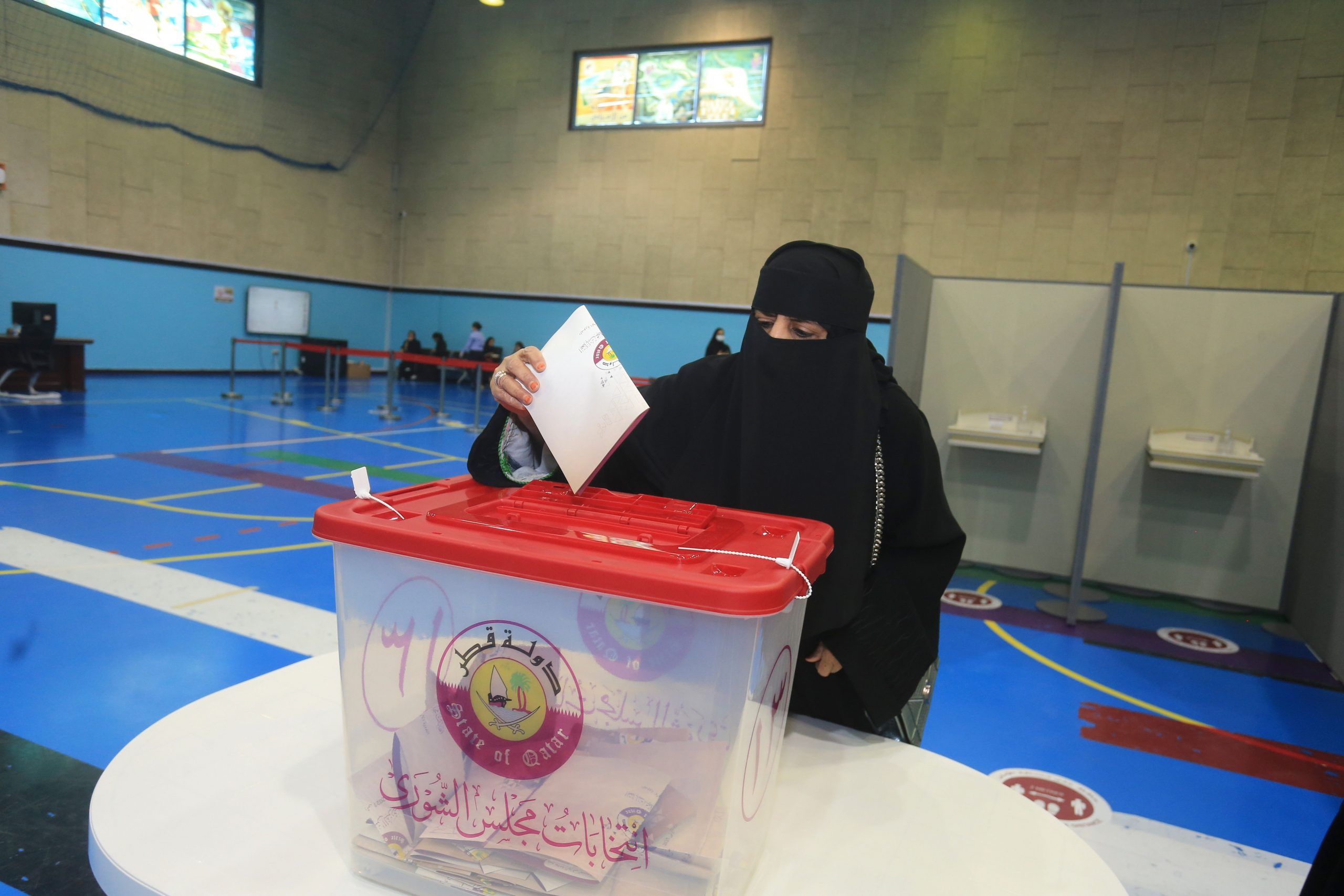 Qatari women fail to secure a single seat in first legislative elections