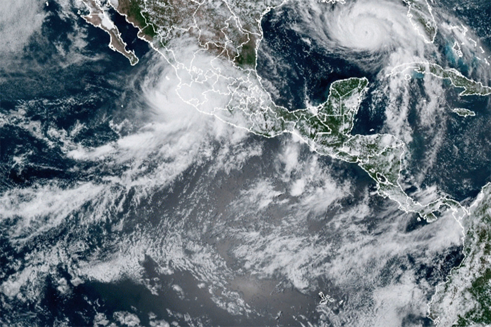 Hurricane Kay at sea, but lashes Mexico’s Baja peninsula