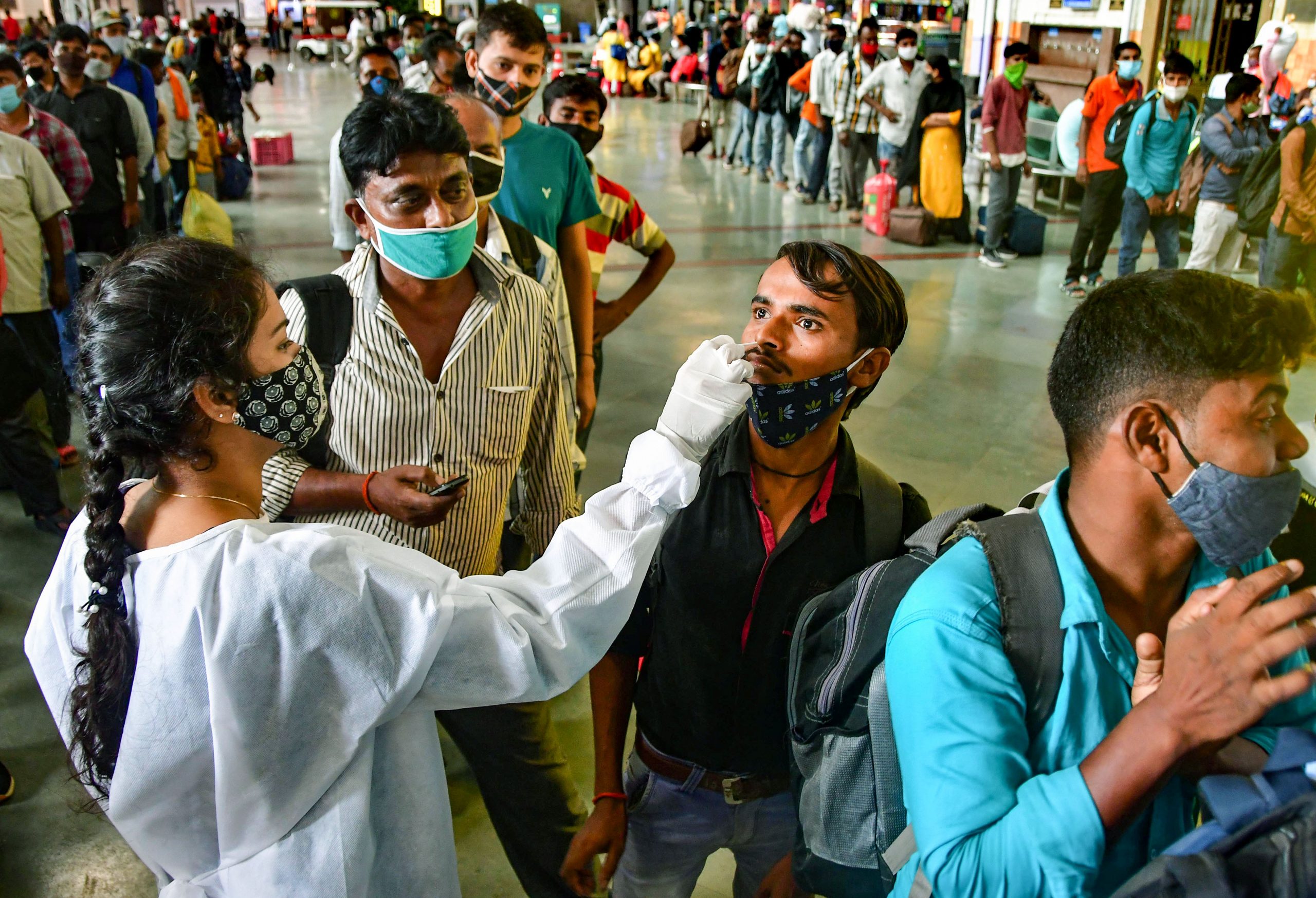 India reports 42,015 new COVID cases, 3,998 deaths in last 24 hours