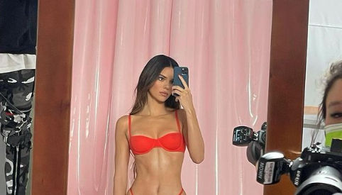 Kim Kardashian, Kendall and Kylie Jenner join forces in sizzling Valentine’s Day shoot