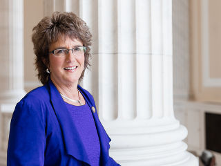 Jackie Walorski death: Political fraternity mourns, Capitol Hill flags flown at half-staff