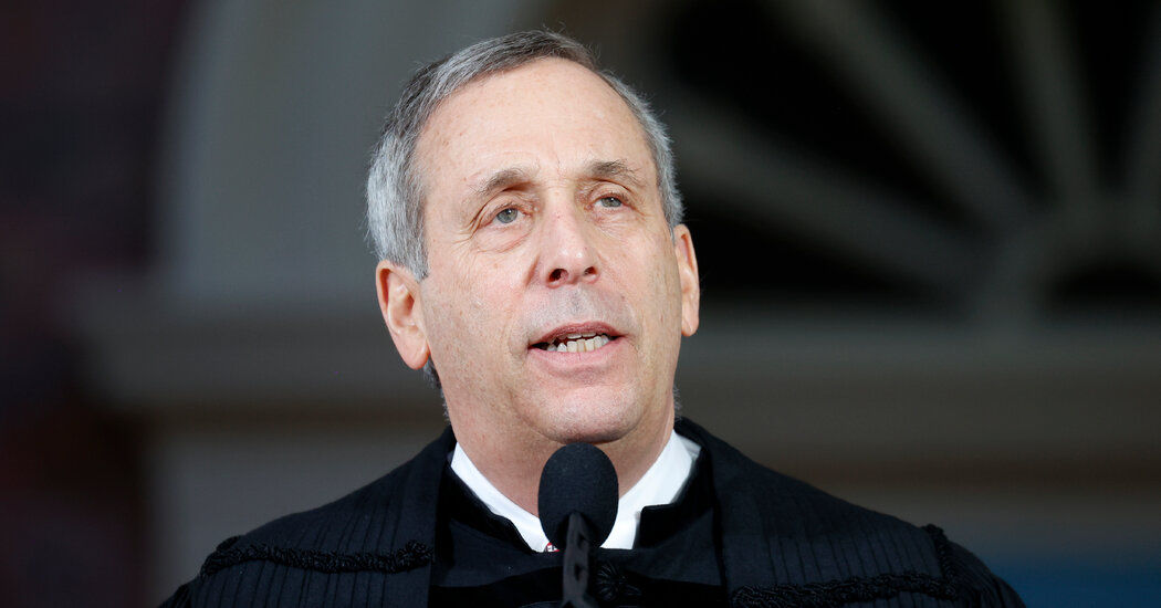 Lawrence Bacow, Harvard University president, to step down next year