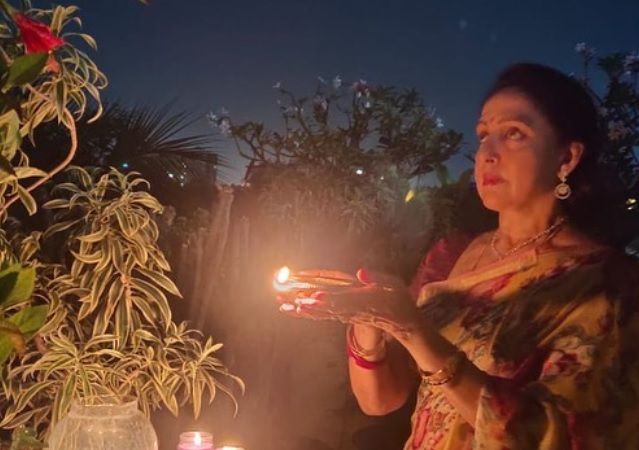 Actor Hema Malini spotted worshipping with her slippers on: Media reports