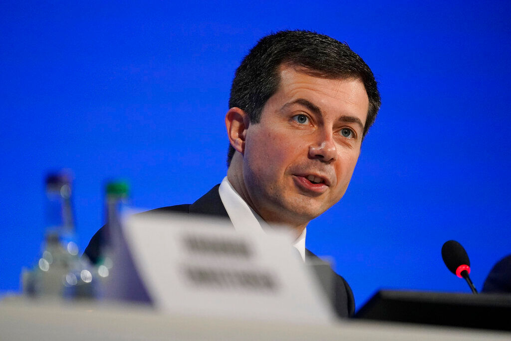 Pete Buttigieg faces heat from Republicans after FAA system outage grounds flights across US