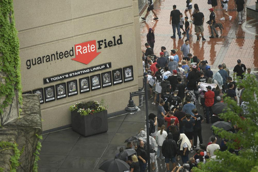 White Sox, MLB decide to play after Highland Park shooting