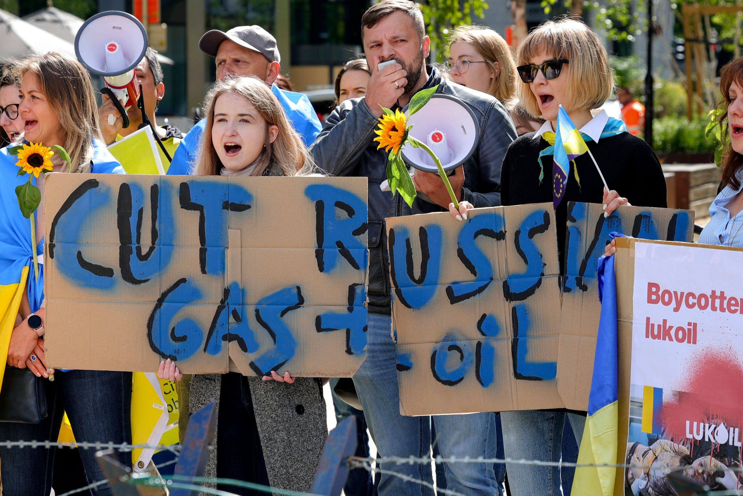 Hungary for oil: Why EU only cut off 90% of Russian fuel imports