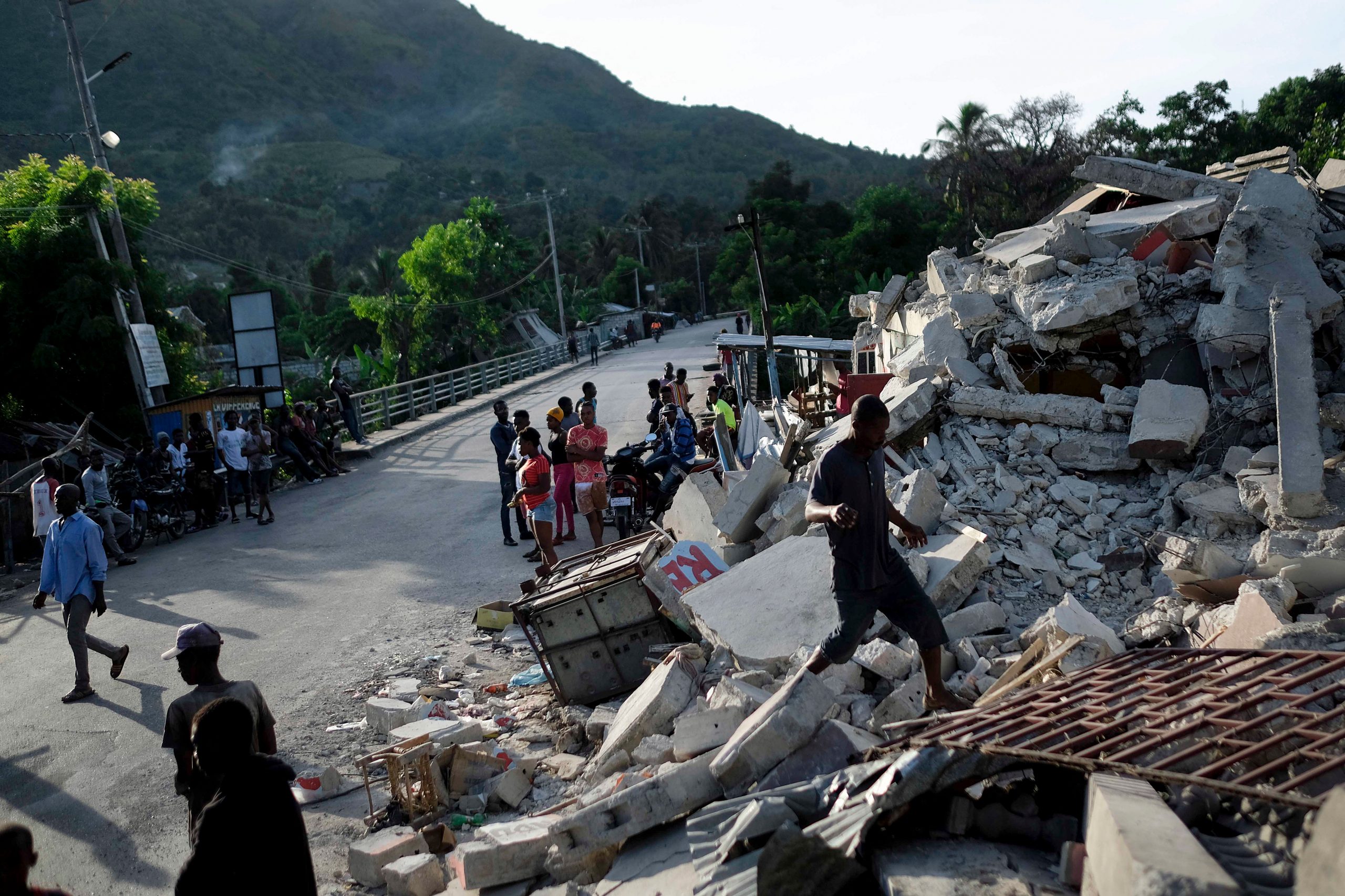 Haiti earthquake: Death toll rises to 1,419 while nearly 6,000 are injured