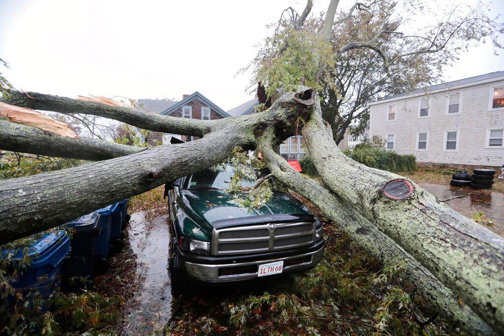 Storm causes widespread power outage in New England