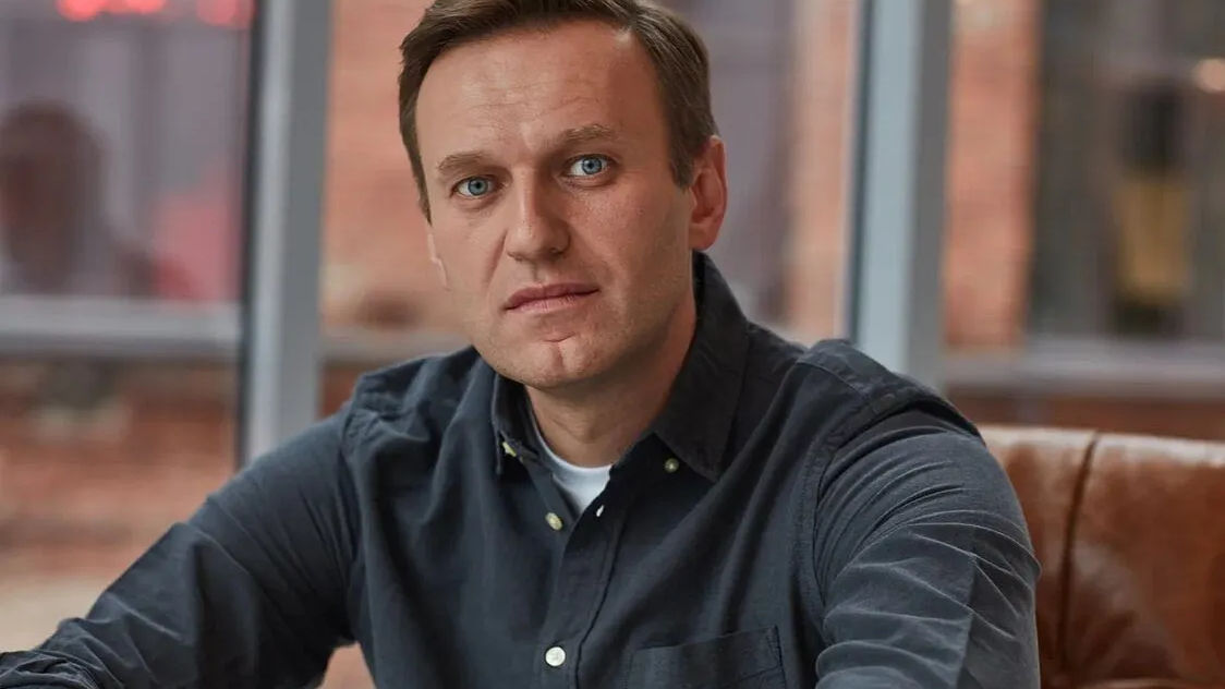Will Putin critic Alexei Navalny serve 15 extra years in jail