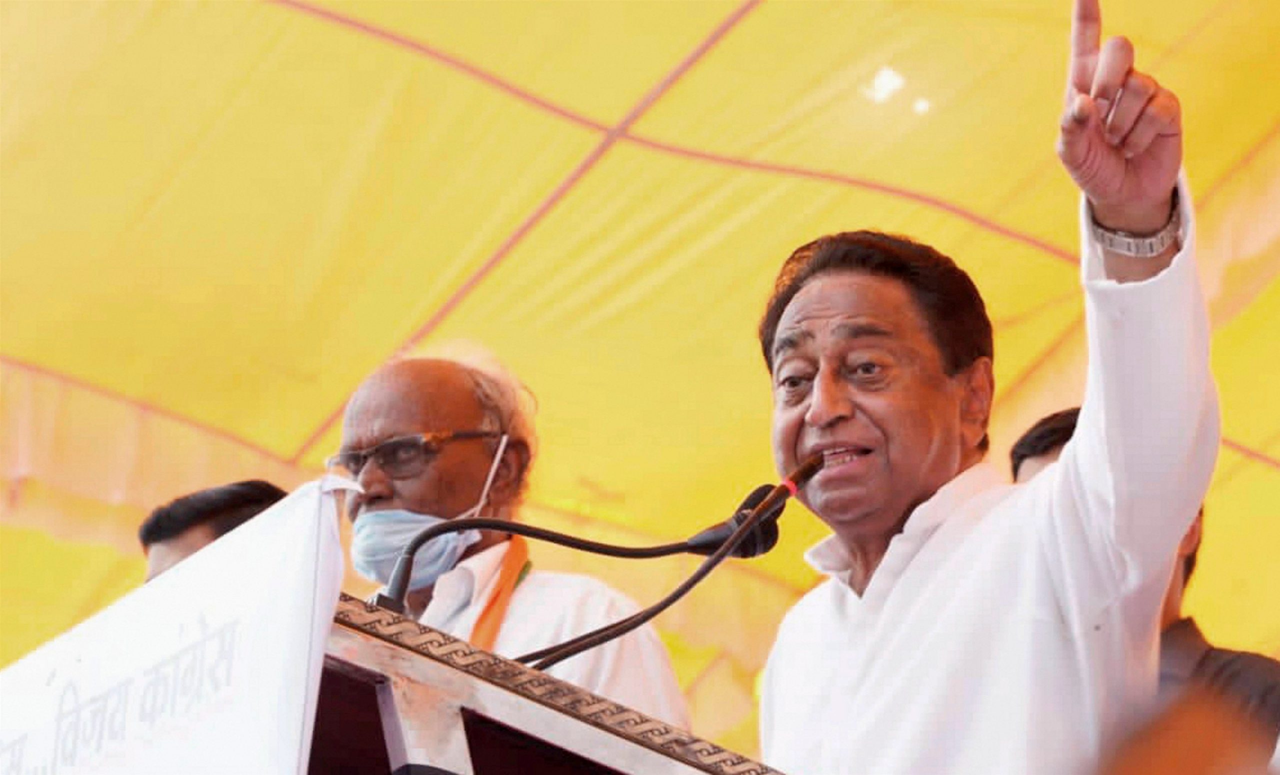EC issues notice to Kamal Nath over ‘item’ remark