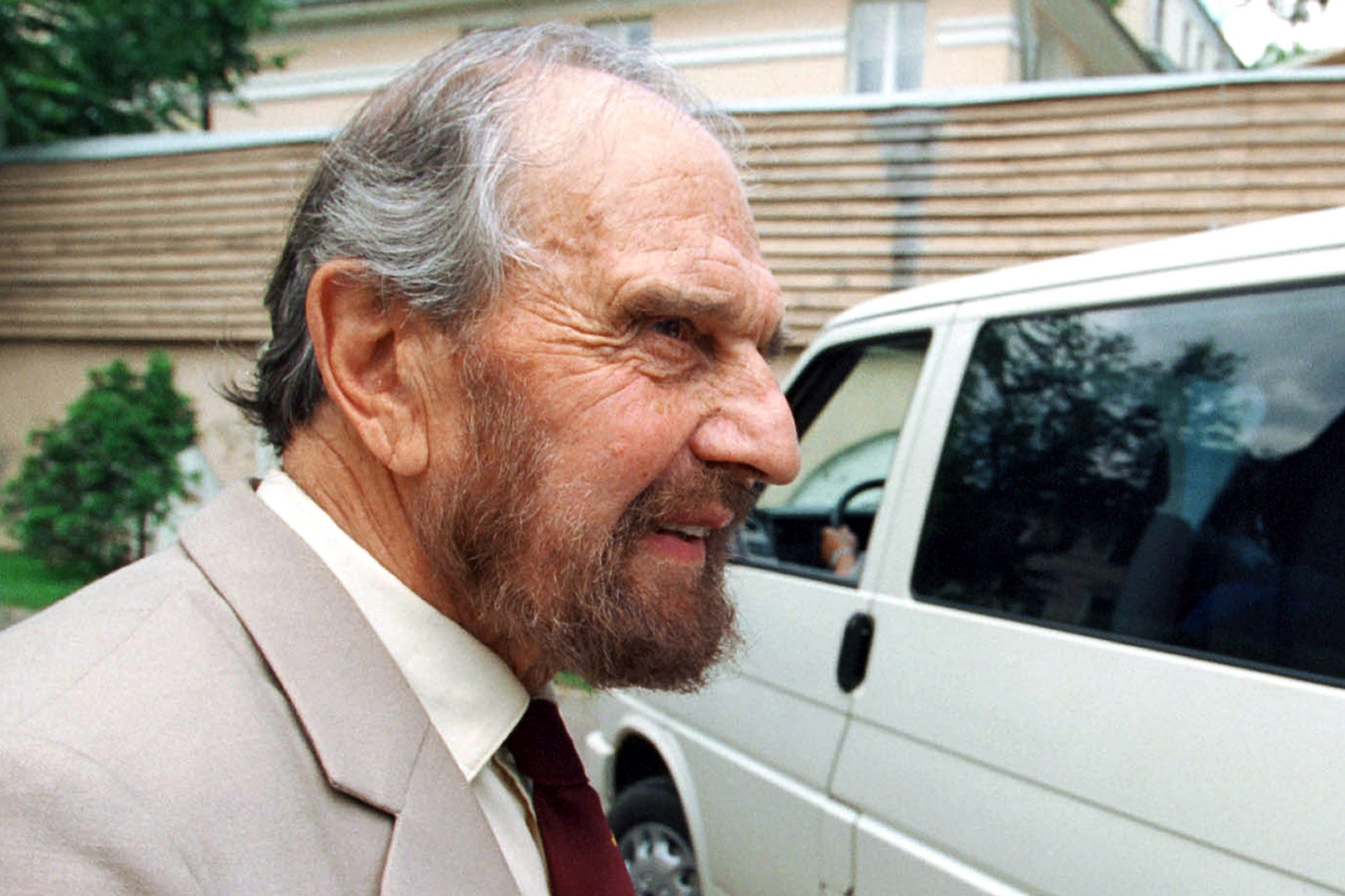 George Blake, British intelligence agent who spied for USSR during Cold War, dies in Moscow