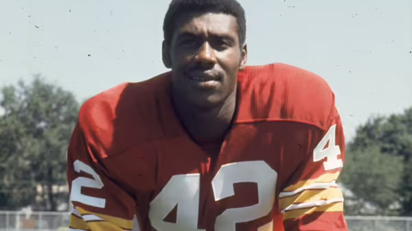 Who was Charley Taylor, the Washington Hall of Fame receiver who died at 80?