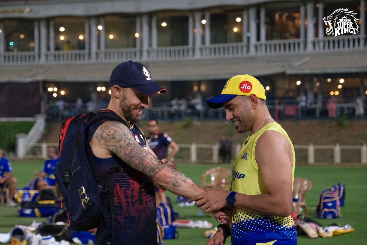 Long time no see: du Plessis greets former colleagues ahead of RCB vs CSK | Watch