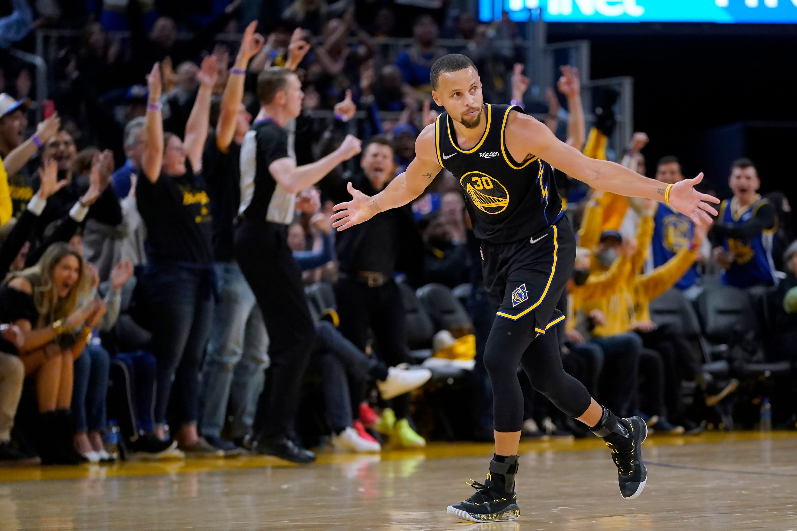 NBA: Stephen Curry’s comeback game report card in Playoff 1