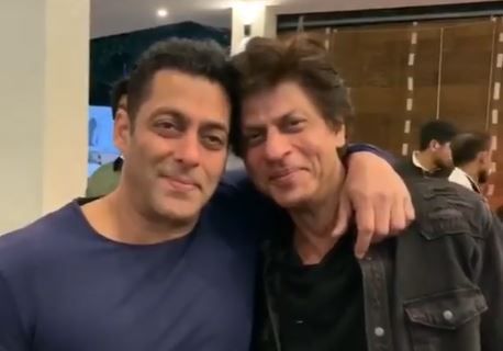 Salman visits Shah Rukh after Aryan Khan’s arrest in drug case