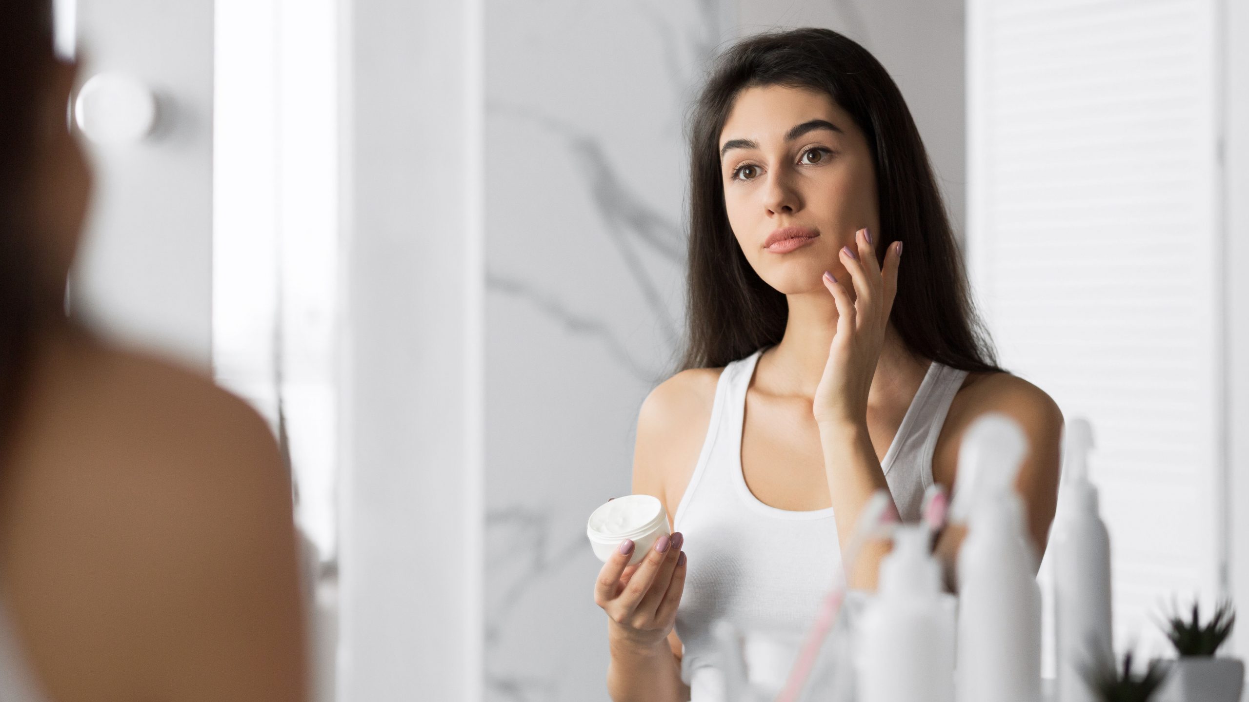 These 5 simple habits are a must for a healthy skincare routine